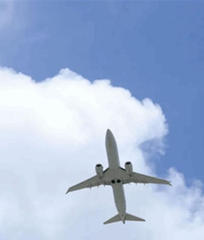 حالة وفاة... إليكم ما شهدته طائرة بعد ساعة من إقلاعها