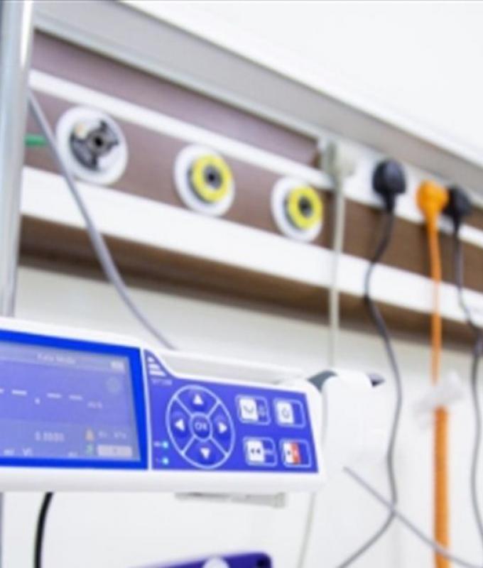 وضعه الصحيّ خطير... بعد إصابته بجلطة دماغيّة هذا آخر ما كُشِفَ عن حالة الفنان الشهير