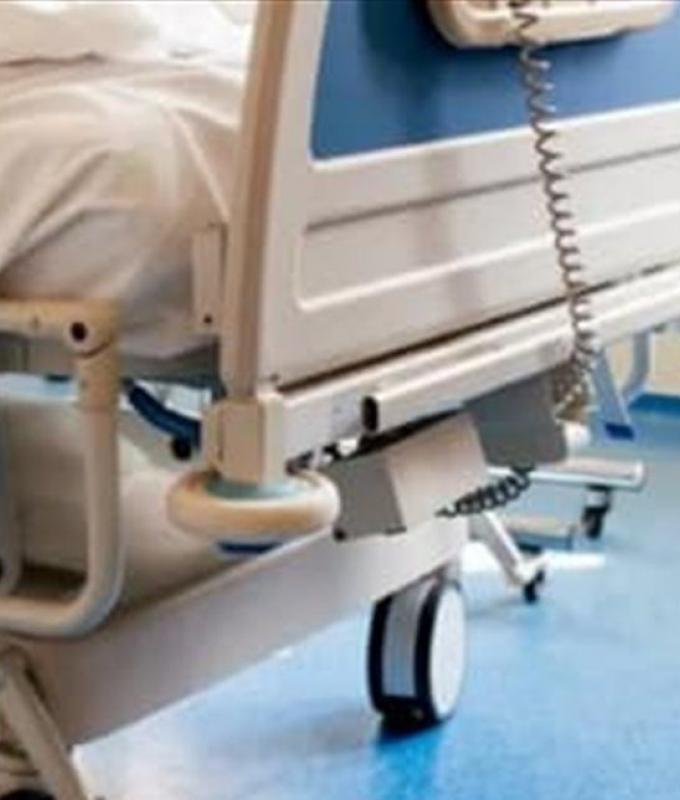 نُقِلَ إلى مستشفى آخر.. هذا آخر خبر عن وضع الفنان القدير الصحيّ