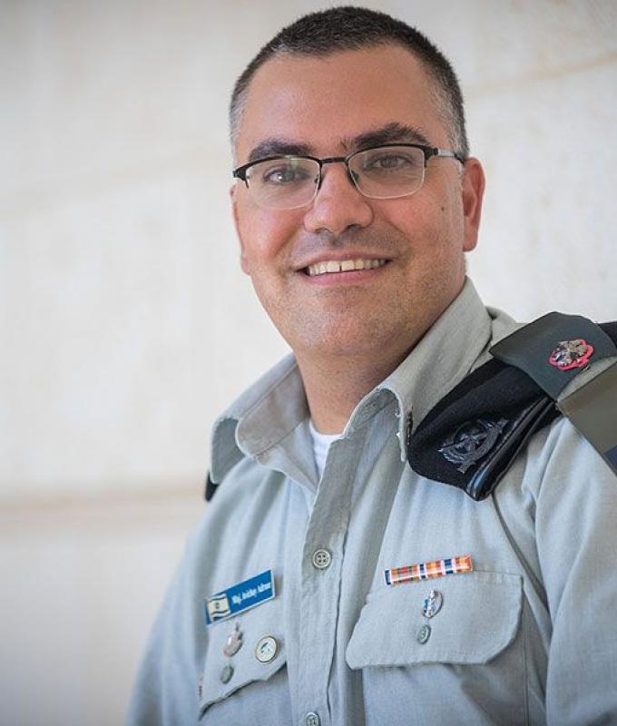 أدرعي عن إعلام “الحزب”: “أبصر شو بياخدوا الشباب”