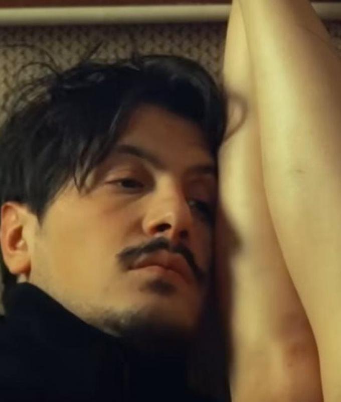 بعد مشاهدهما الجريئة.. علاقة حب تجمع محمد دايخ وهذه الممثلة اللبنانية (فيديو)