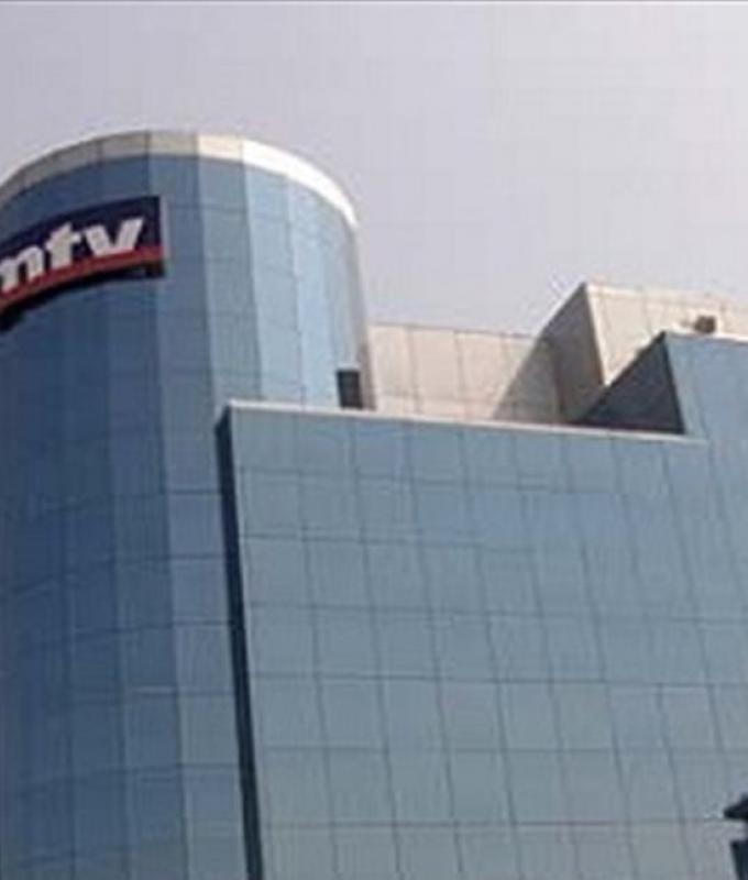 بالصورة... إعلاميّة الـ"أم تي في" تُرزق بطفلها الأوّل وهذا جنسه