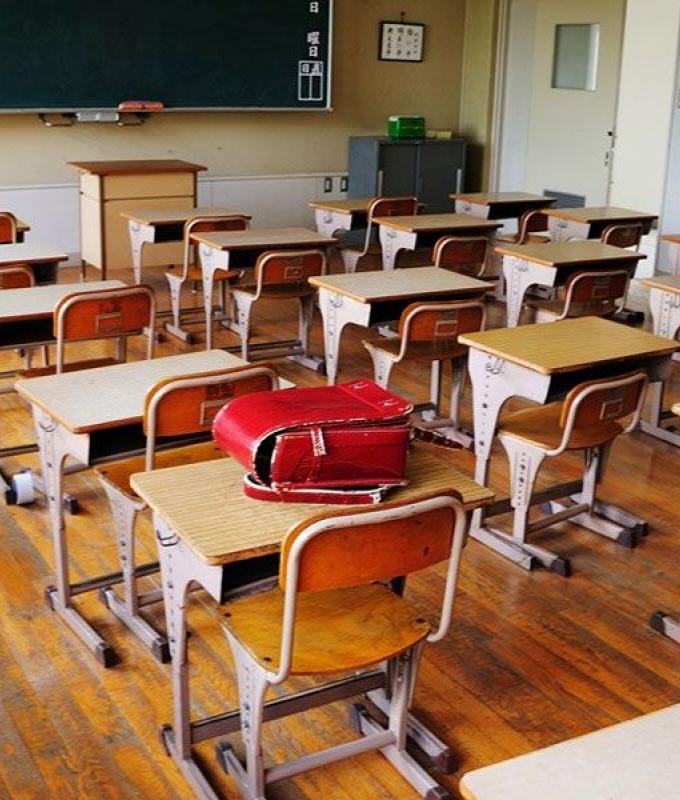 العام الدراسي الرسمي مهدد بأزمات الحرب والدمج ونقص الحلول
