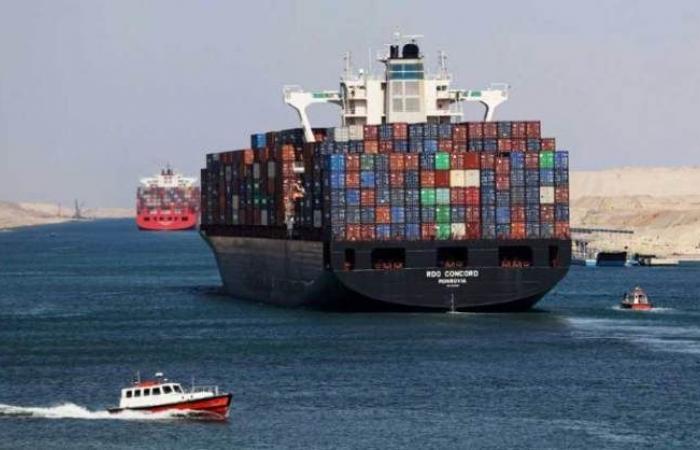 مصر تثبّت رسوم عبور السفن في قناة السويس