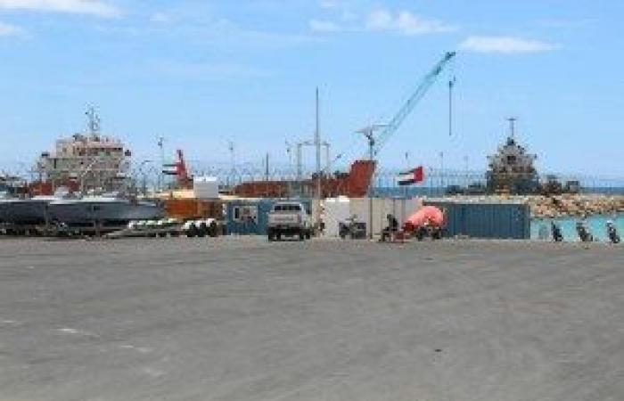 اليمن: إقالة مدير ميناء سقطرى