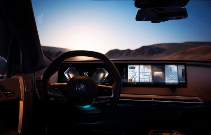 نظام iDrive 8 من BMW يقرب القيادة الذاتية