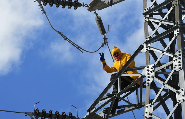 وزير الكهرباء السوري يتعهد بإعادة الكهرباء لوضعها المقبول