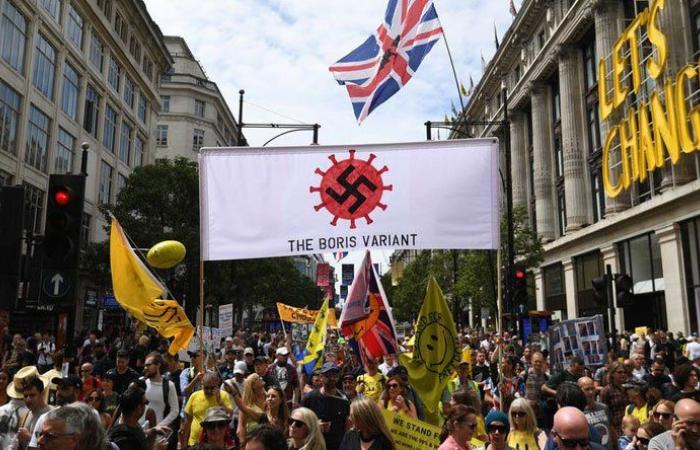 آلاف المتظاهرين احتجاجاً على قيود كورونا في لندن