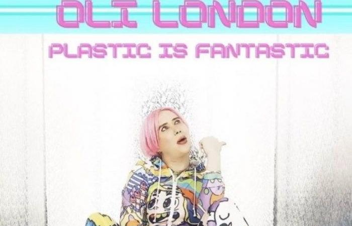 مهووس يجري 18 عملية تجميل ليشبه مغني شهير