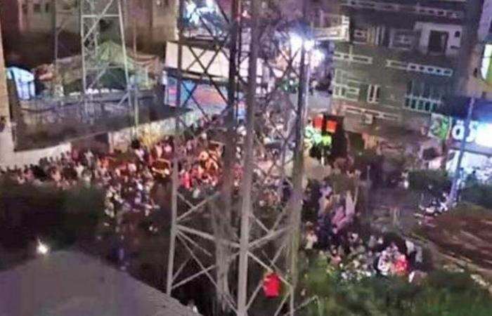 شاب يهدد بالانتحار من أعلى برج للاتصالات في مصر (فيديو)