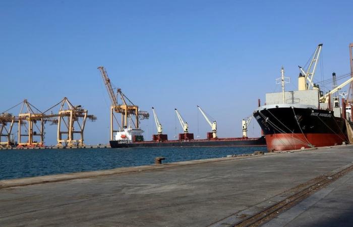 ميناء الحديدة يستقبل أول سفينة حاويات