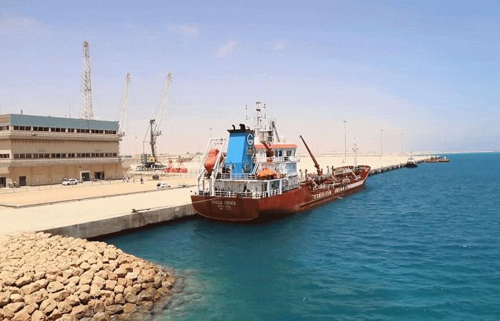 استئناف التحميل في ميناء رأس لانوف الليبي