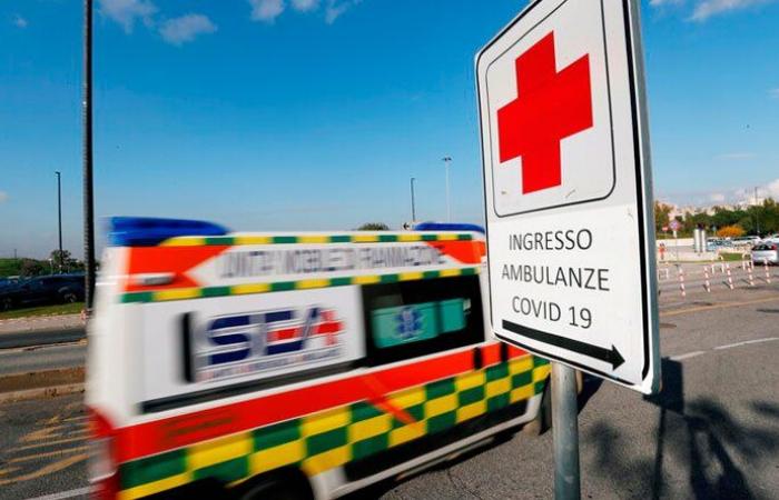 ارتفاع مفاجئ في إصابات ووفيات “كورونا” في إيطاليا