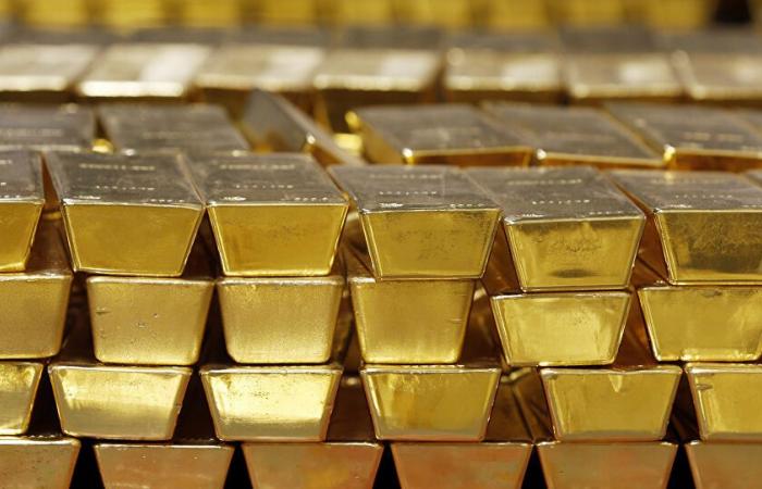 أسعار الذهب تقترب من أفضل أسبوع منذ مايو