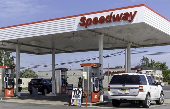 ارتفاع سعر البنزين الأميركي لأعلى مستوى