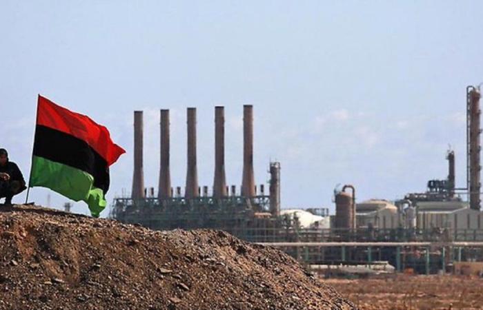 إيرادات ليبيا من النفط تقترب من 17 مليار دولار