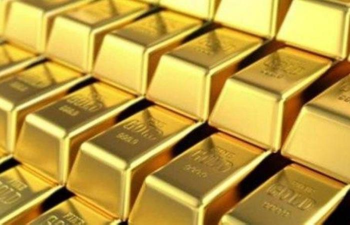 الذهب يرتفع مع انخفاض الدولار