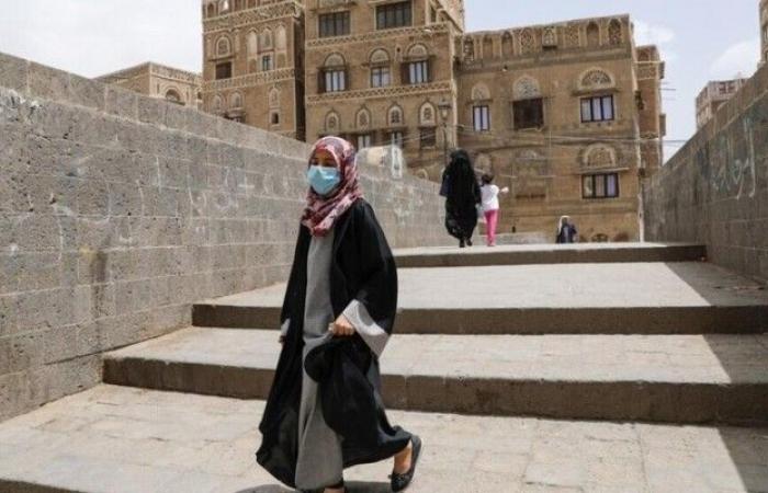 اليمن تحذر من انهيار الاقتصاد وتطلب مساعدة السعودية