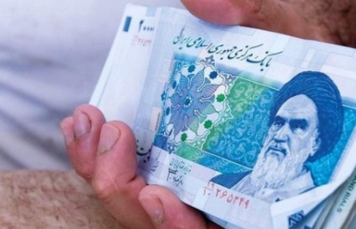 العملة الإيرانية تسجل أكبر انهيار