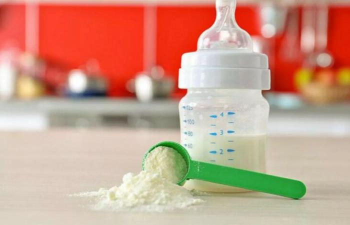 أمريكا تواجه أزمة في توفير حليب الأطفال