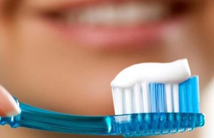 تبديلها كل 6 أشهر ليس كافياً! إليكم معلومات مهمة جداً عن فرشاة الأسنان