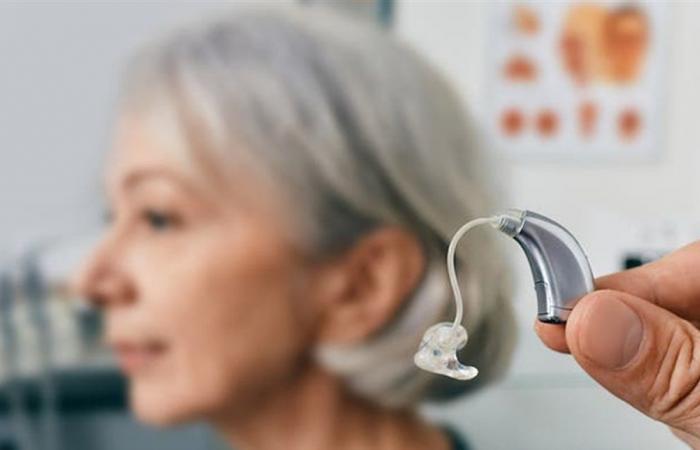 تقلل خطر الإصابة بالخرف.. فوائد مذهلة لأدوات المساعدة على السمع