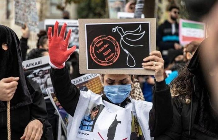 “الخارجية الأميركية”: إعدام المتظاهرين الإيرانيين محاولة لقمع الاحتجاجات