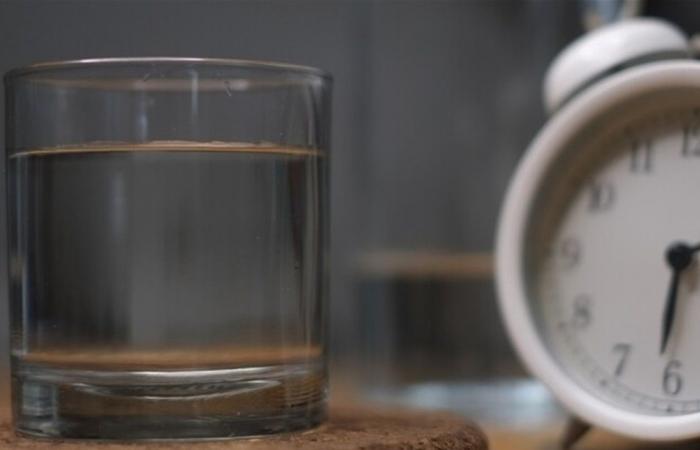 دراسة حديثة تكشف عن تأثير صيام الماء لمدة 24 ساعة على وزن الجسم