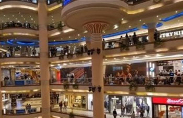 سقوط شاب من الطابق الثامن لمول شهير في مصر