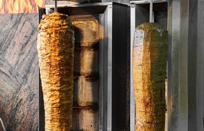 حالة بعضهم حرجة... أكثر من 300 شخص تسمّموا بالشاورما