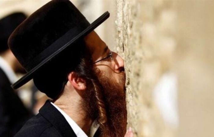 "أؤدي صلاة كتبها ترامب بنفسه".. هذا ما قاله السفير الأميركي من أمام حائط البراق