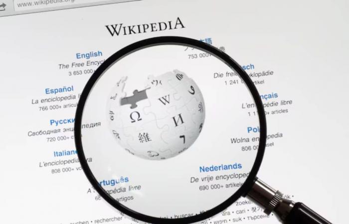 ويكيبيديا تدخل عصر الذكاء الاصطناعي دون الاستغناء عن المحررين