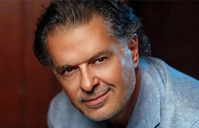 استقبال "هستيري" لراغب علامة في الأردن.. شاهدوا ماذا فعلت إحدى المعجبات في مطار عمان (فيديو)