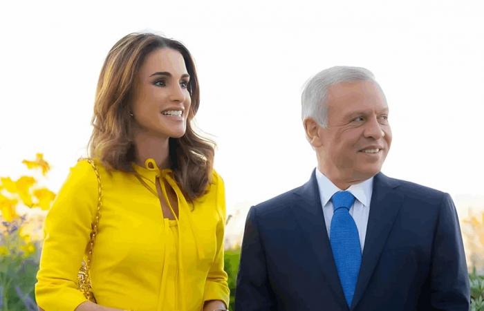 بالصورة.. لحظة عفوية تجمع الملك عبد الله الثاني بحفيدته