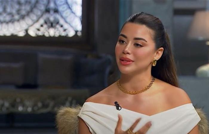 برفقة كلبها... ممثلة شابة تظهر بإطلالة صيفية رائعة (صور)