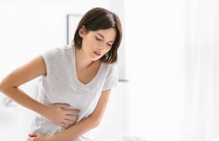 كيف تميّز بين التسمم الغذائي والتهاب المعدة؟