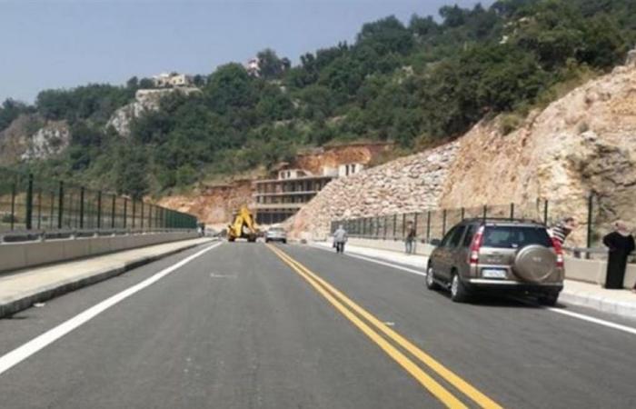 نداء استغاثة من شبان عالقين تحت جسر نمرين