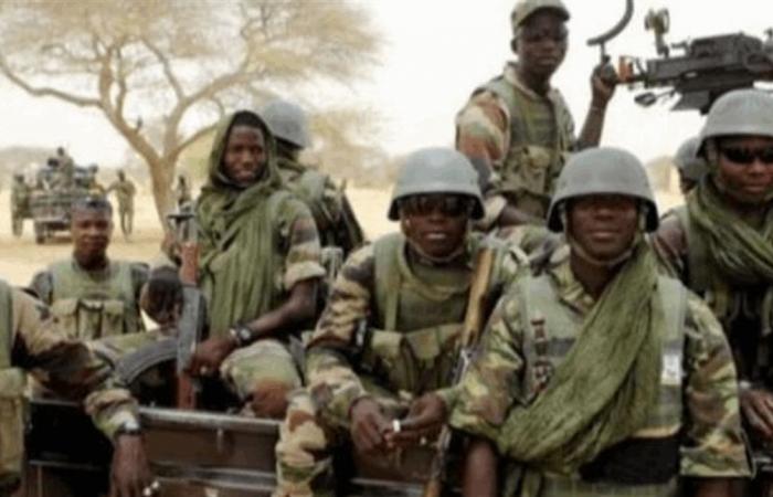 تسللت إلى سوق أسماك.. امرأة تردي 20 مسلحا