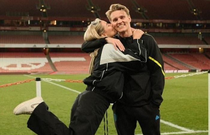 بعد زواج سريّ.. قائد أرسنال يحتفل بزفافه من راقصة (صور)