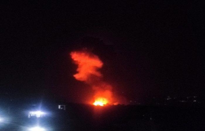 غارة تستهدف مقر اللواء 107 قرب جبلة (فيديو)