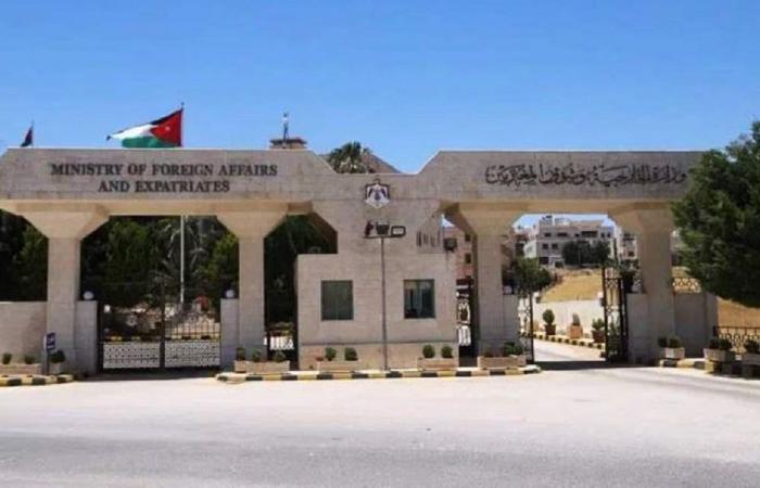 الأردن ترحب برفع أسماء سوريين من قائمة العقوبات