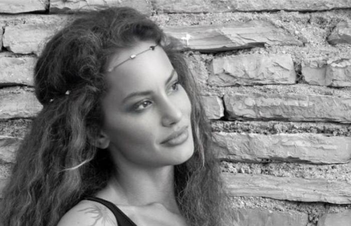 بعد 5 أشهر فقط على زواجها.. فنانة تركية تكشف ما فعله زوجها بها (صور)