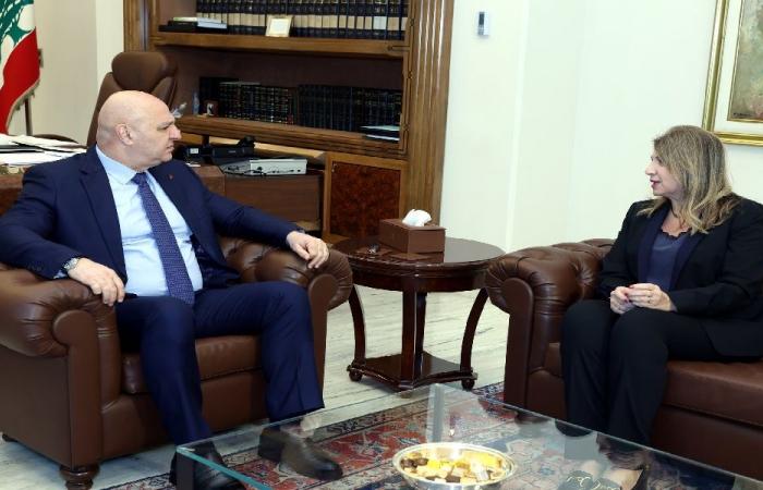 عون يبحث مع ماري كلود نجم أوضاع كلية الحقوق والواقع الجامعي