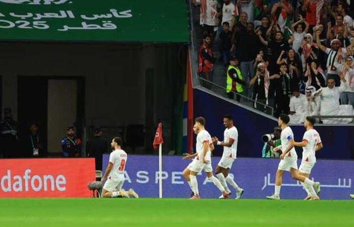 الأردن إلى قبل نهائي كأس العرب بعد فوزه على العراق