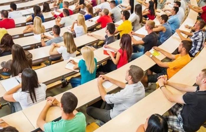 فتاة تدخل الجامعة في سن الثانية عشرة!