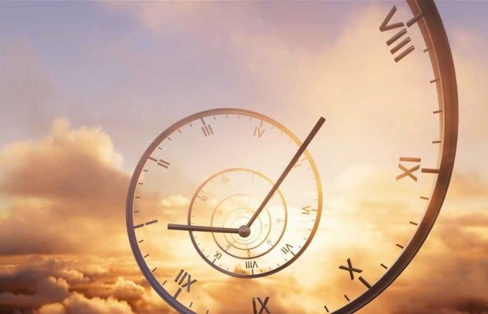 الوقت لا يمرّ أسرع… هذا ما يفعله دماغك بك