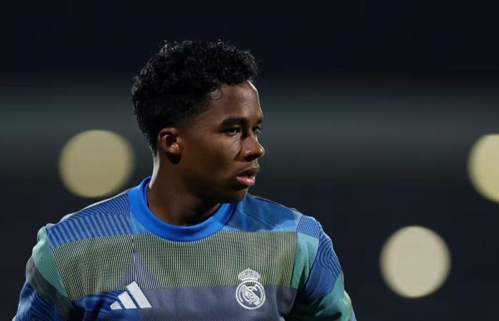 صفقة قصيرة ومثيرة...إندريك ينضم إلى ليون حتى نهاية الموسم