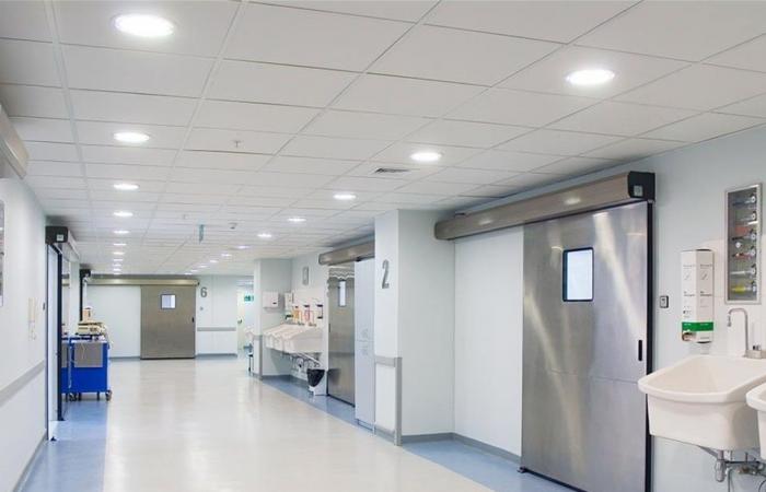 وضعه خطير جدّاً... شقيقة فنان شهير تكشف آخر مستجدات حالته الصحيّة: لا تحسّن حتّى الآن