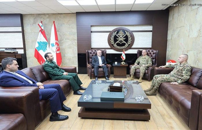 الأوضاع العامة بين قائد الجيش والسفير الإيراني