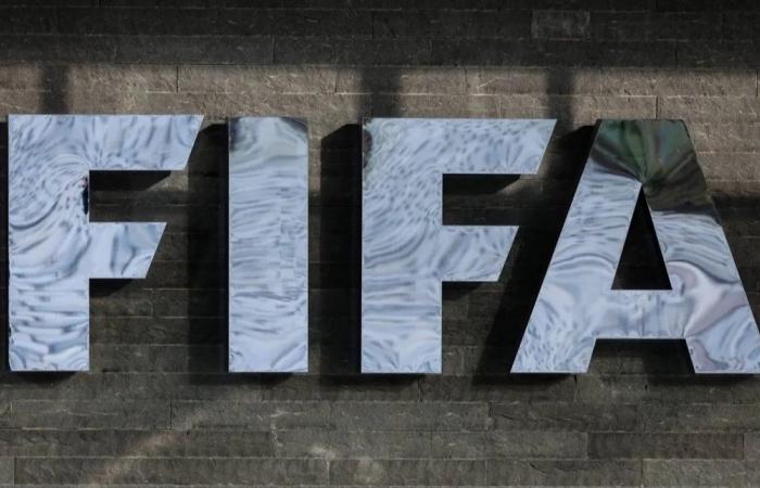 فيفا وإيفاب يدرسان تغييراً جذرياً في قاعدة التسلل